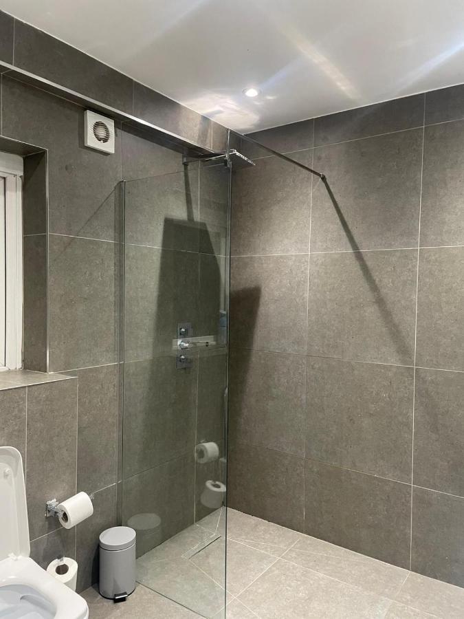 Balham, South Spacious 6, 6 Available Privatunterkunft London
